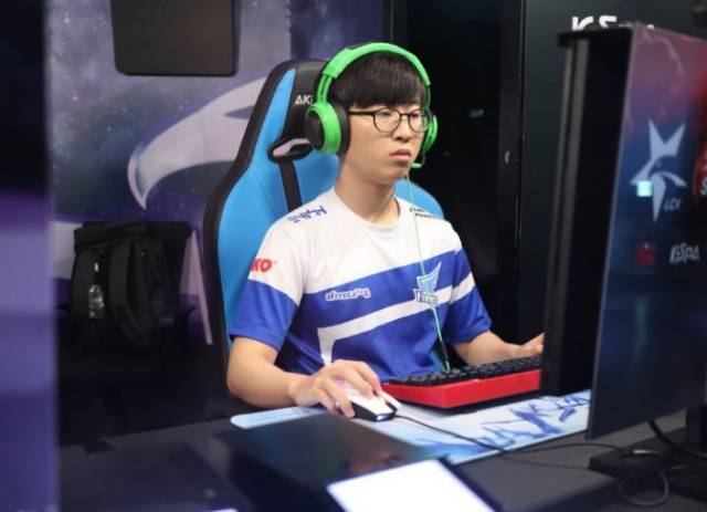 否实现总冠 否实现总冠